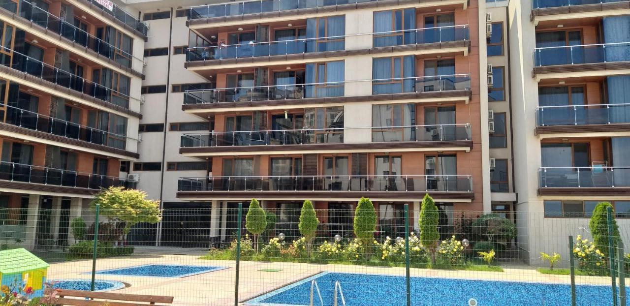 Апартаменти В Помориебей Комплекс Pomorie Kültér fotó